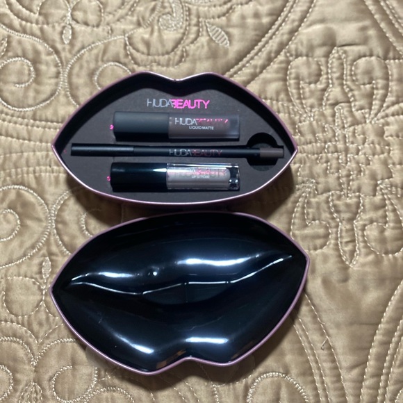 New Huda mini lipstick set - Picture 7 of 8